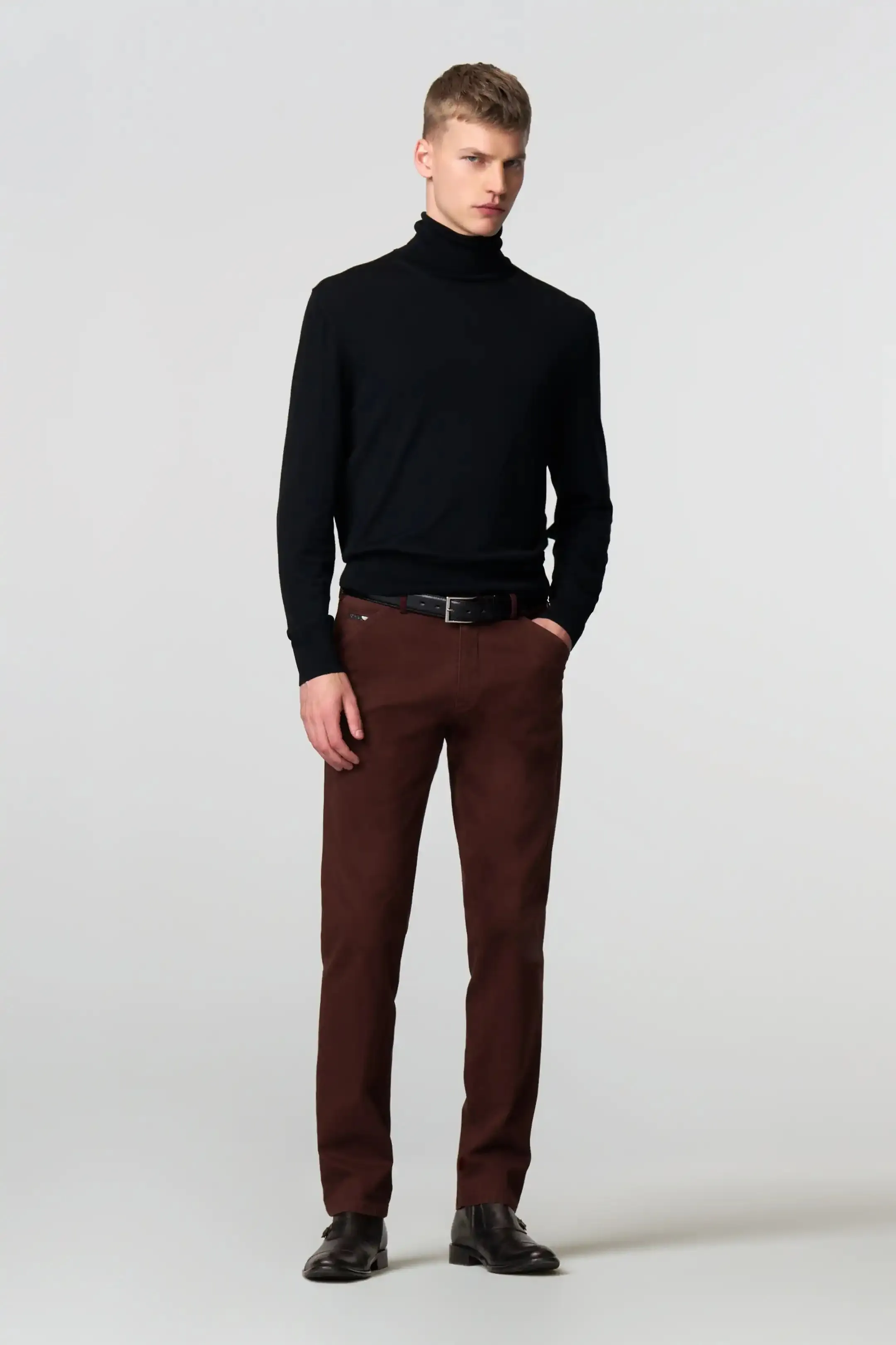 30% OFF - MEYER Chicago Trousers - 5613 Fine Micro Cotton Chinos - Bordeaux