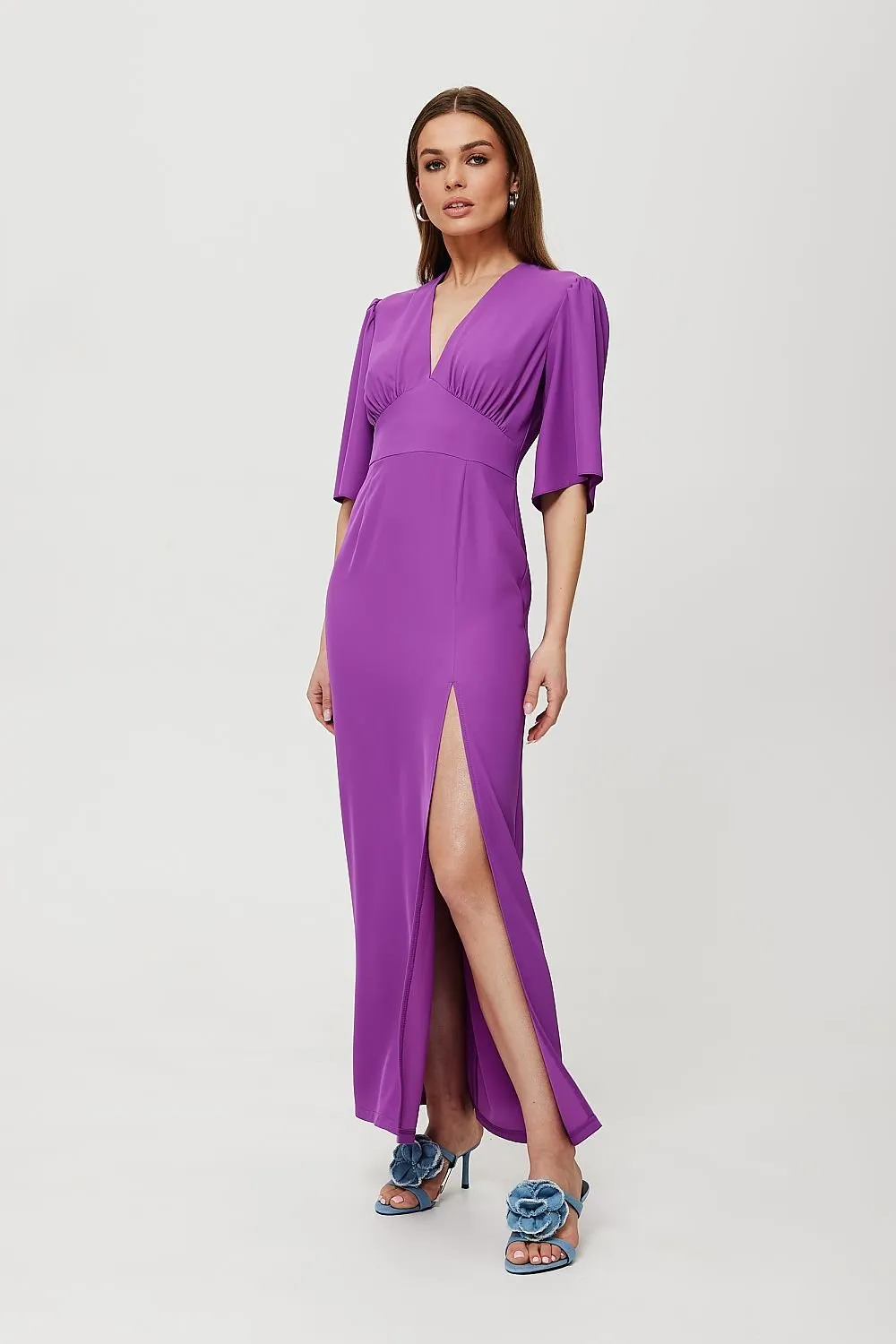 Charming V-shaped neck cocktail dress