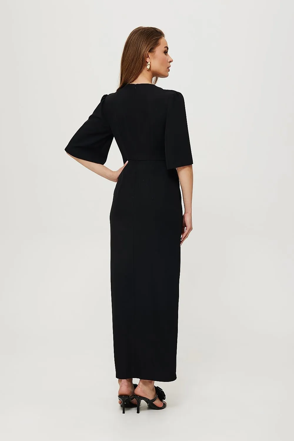 Charming V-shaped neck cocktail dress