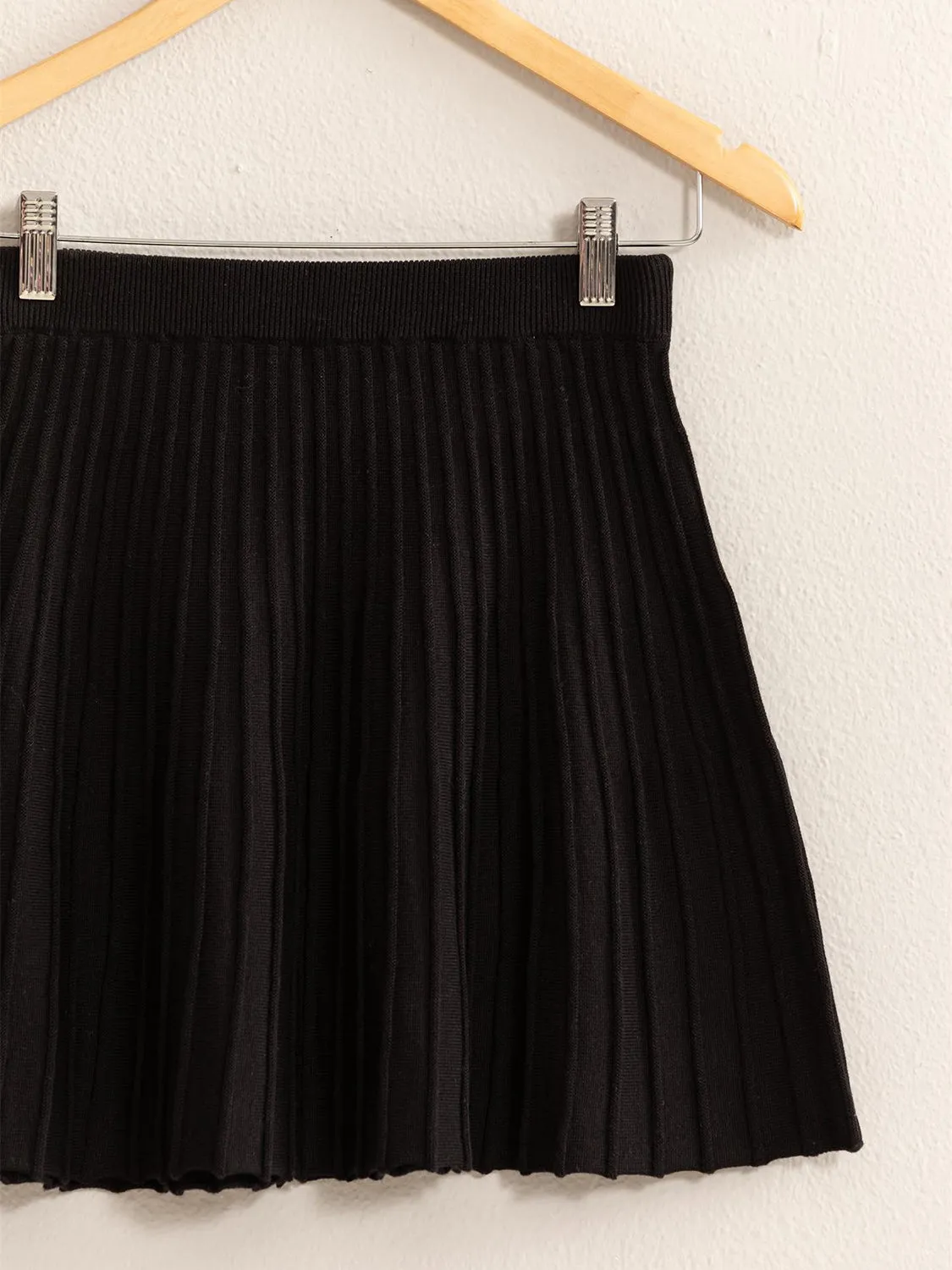 High Waist Knit Pleated Flare Mini Skirt in Black