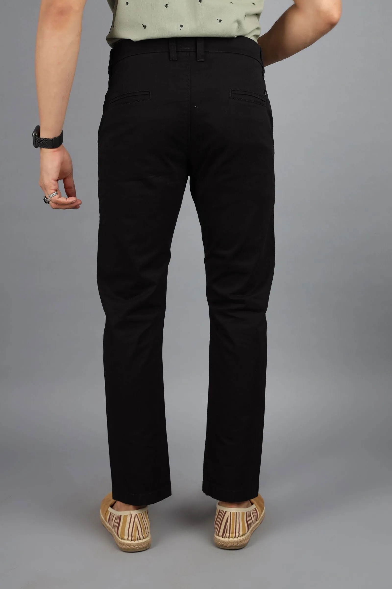 Men Taperedfit chinos Black color