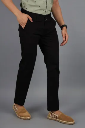 Men Taperedfit chinos Black color