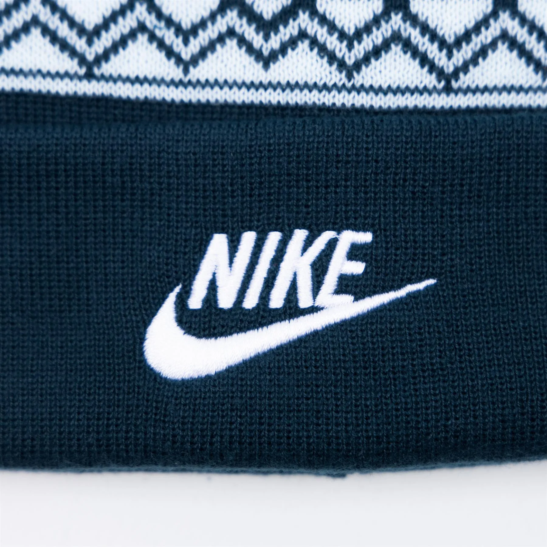 Peak Pattern Beanie Armory Navy/White - W24
