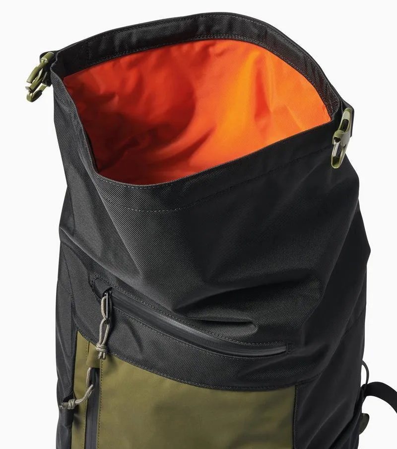 ROARK PASSENGER 27L BACKPACK BLACK/MILITARY