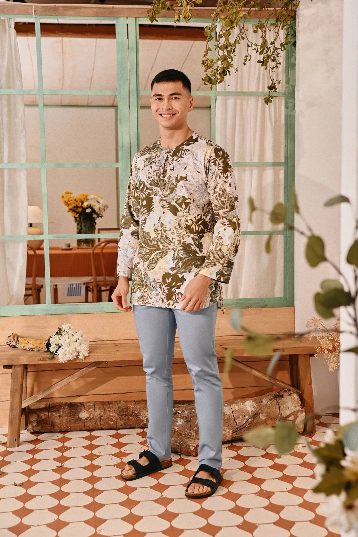 The Perfect Men Slim Fit Pants - Light Pigeon Blue