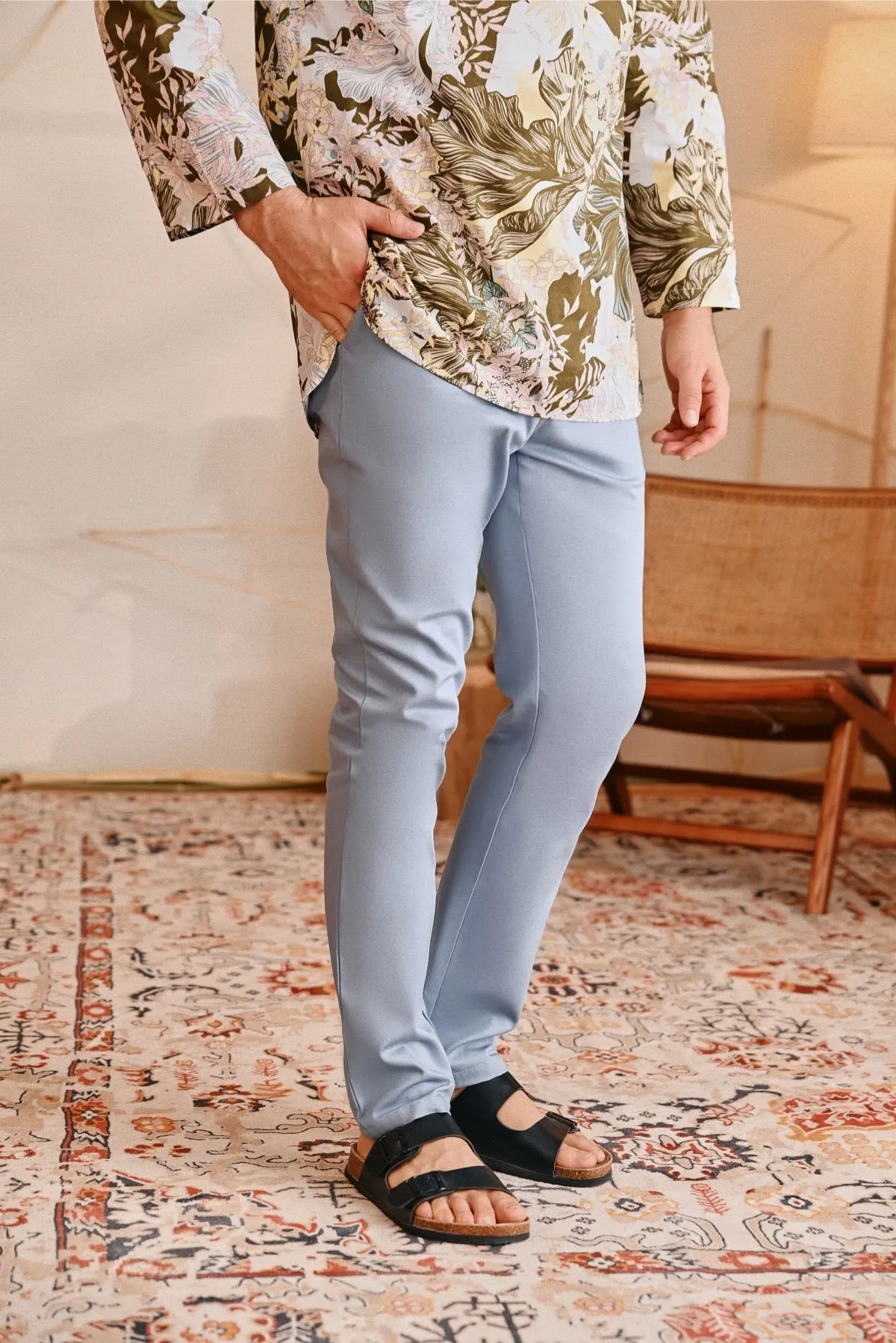 The Perfect Men Slim Fit Pants - Light Pigeon Blue